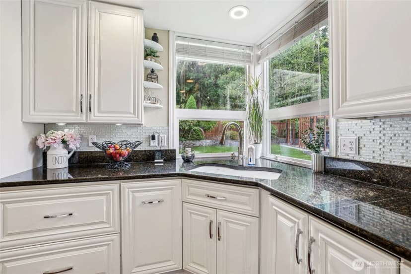 Property photo for 708 Sw 353rd Place, Federal Way photo 10