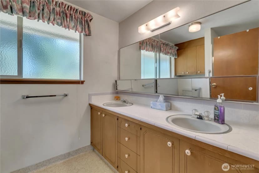 Property photo for 8811 25th Avenue Ct S, Lakewood photo 14