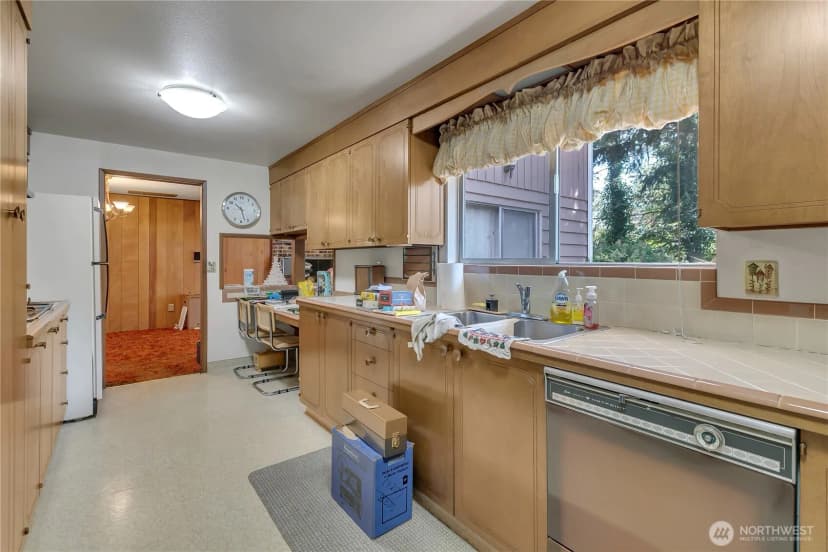 Property photo for 8811 25th Avenue Ct S, Lakewood photo 5