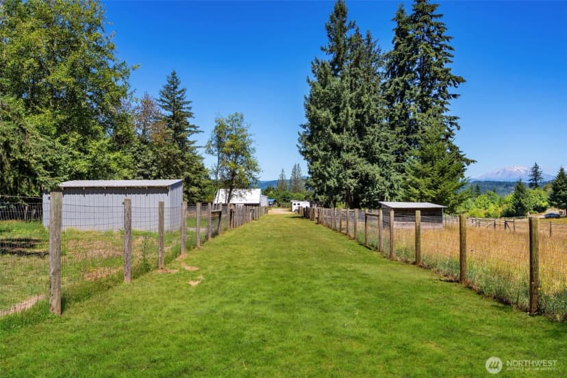 Property photo for 23706 Ne W H Garner Road, Yacolt photo 14