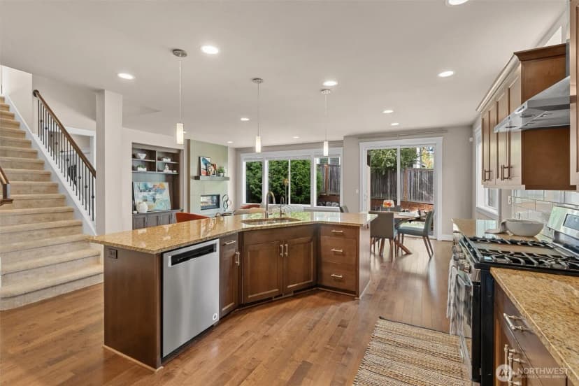 Property photo for 13630 Ne 133rd Street, Kirkland photo 10