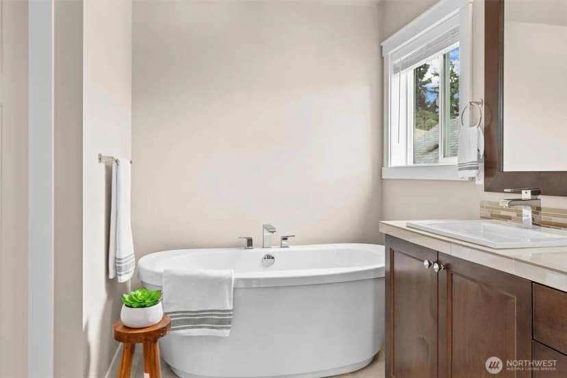 Property photo for 13630 Ne 133rd Street, Kirkland photo 24