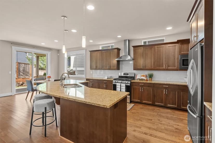 Property photo for 13630 Ne 133rd Street, Kirkland photo 12