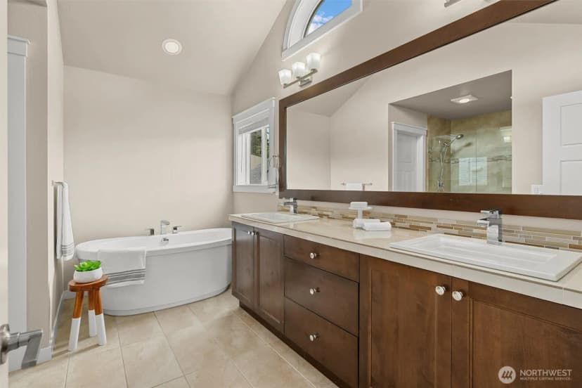 Property photo for 13630 Ne 133rd Street, Kirkland photo 23