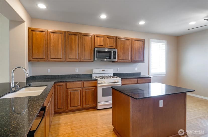 Property photo for 8309 Camano Loop Ne, Lacey photo 6