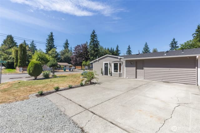 Property photo for 5431 206th Street Sw, Lynnwood photo 3