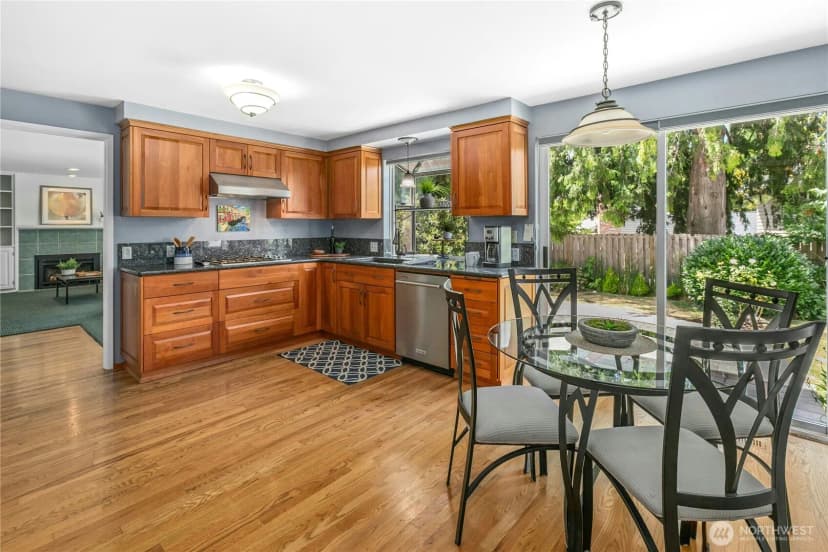 Property photo for 1023 144th Place Se, Bellevue photo 12