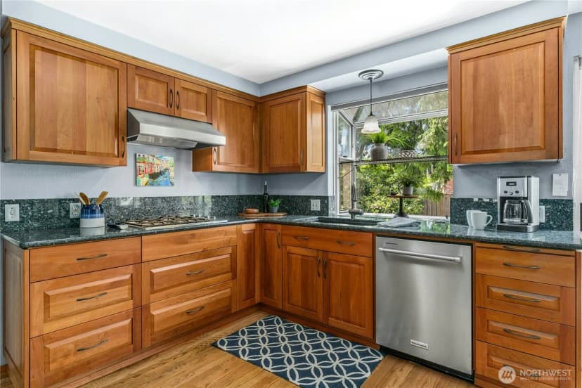 Property photo for 1023 144th Place Se, Bellevue photo 13