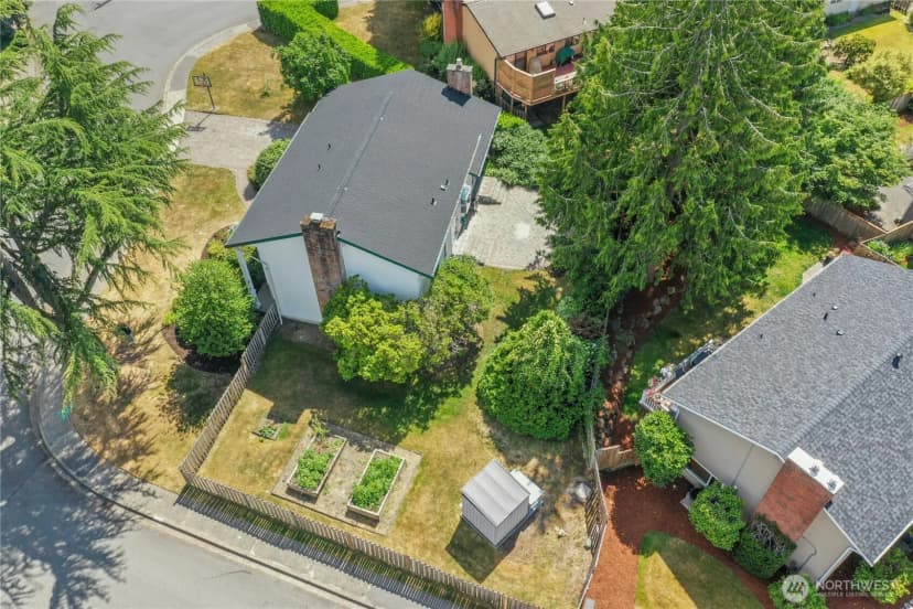 Property photo for 1023 144th Place Se, Bellevue photo 32