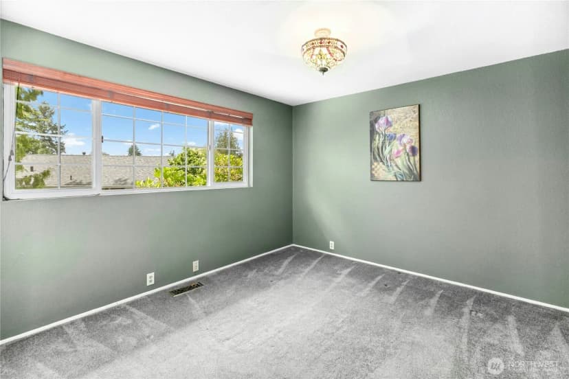 Property photo for 1023 144th Place Se, Bellevue photo 25
