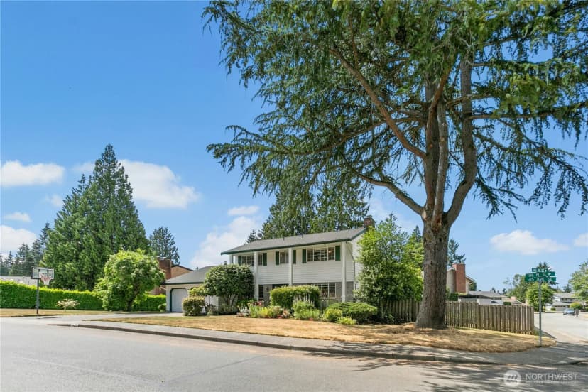 Property photo for 1023 144th Place Se, Bellevue photo 33