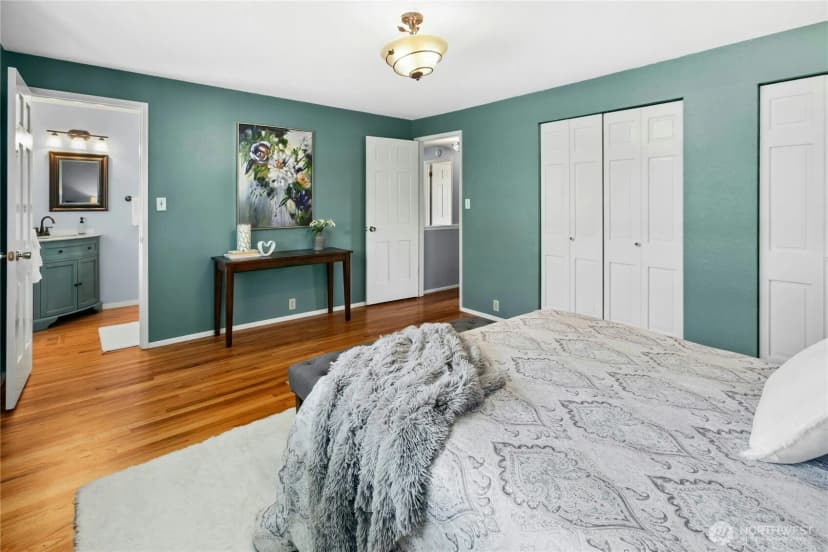Property photo for 1023 144th Place Se, Bellevue photo 21