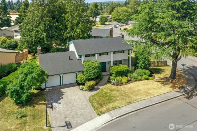 Property photo for 1023 144th Place Se, Bellevue photo 4