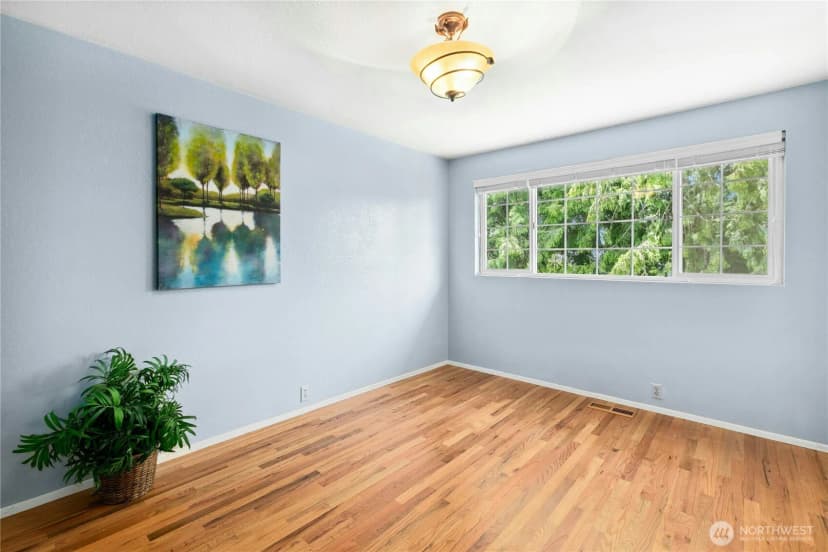 Property photo for 1023 144th Place Se, Bellevue photo 24