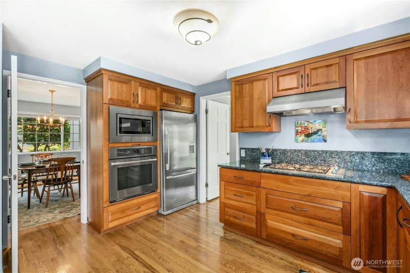Property photo for 1023 144th Place Se, Bellevue photo 14