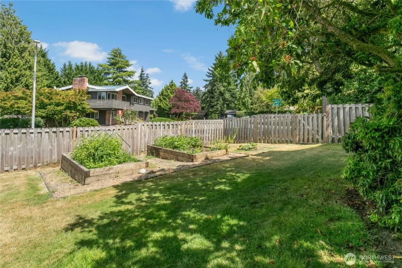 Property photo for 1023 144th Place Se, Bellevue photo 30