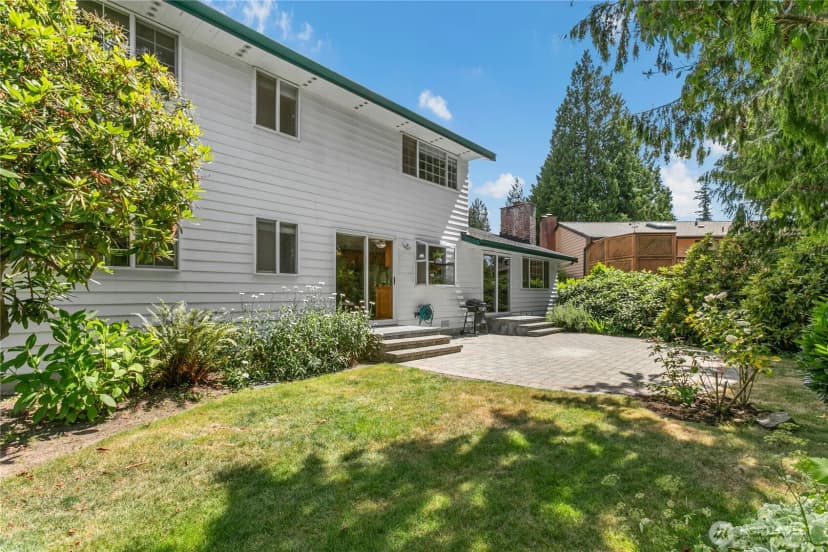 Property photo for 1023 144th Place Se, Bellevue photo 28