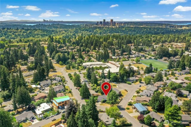 Property photo for 1023 144th Place Se, Bellevue photo 3