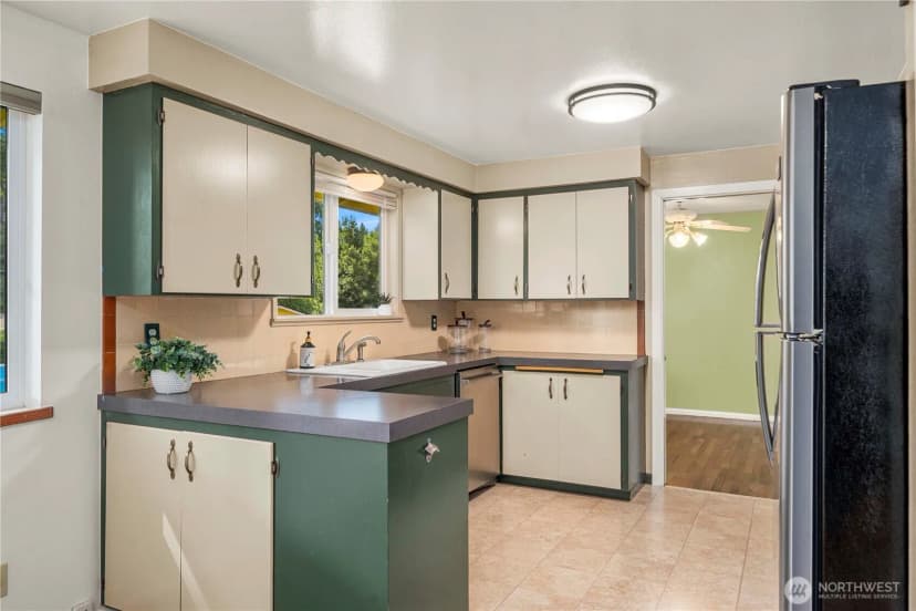 Property photo for 10212 Cedrona Street Sw, Lakewood photo 9