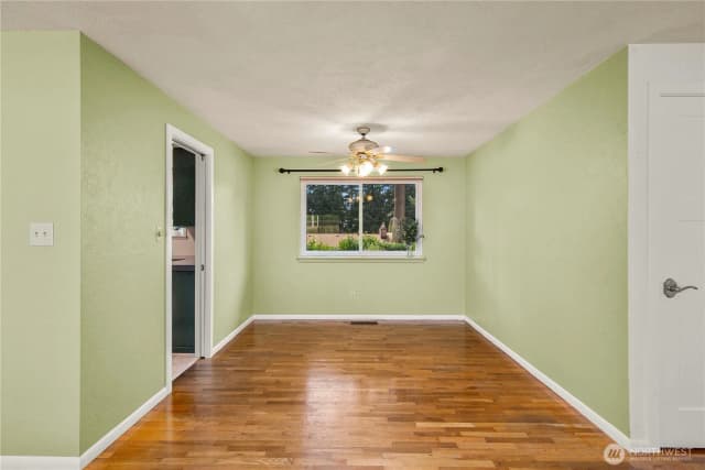 Property photo for 10212 Cedrona Street Sw, Lakewood photo 5