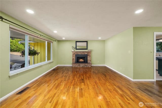 Property photo for 10212 Cedrona Street Sw, Lakewood photo 4