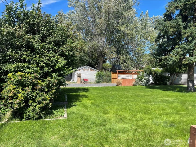 Property photo for 833 C Street Nw, Ephrata photo 26