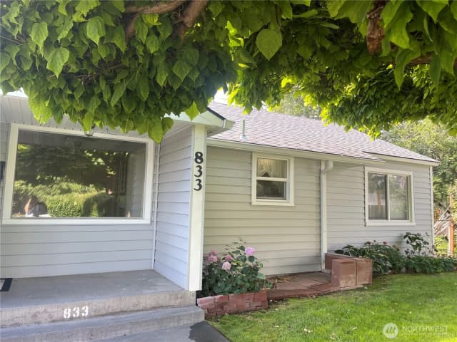 Property photo for 833 C Street Nw, Ephrata photo 3