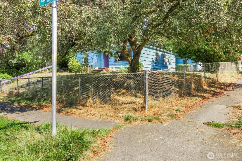 Property photo for 4732 45th Avenue S, Seattle photo 3