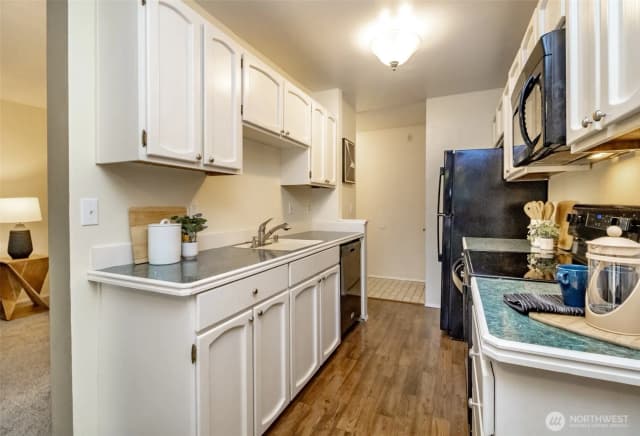 Property photo for 17430 Ambaum Boulevard S #10, Burien photo 4