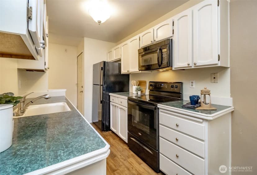 Property photo for 17430 Ambaum Boulevard S #10, Burien photo 5