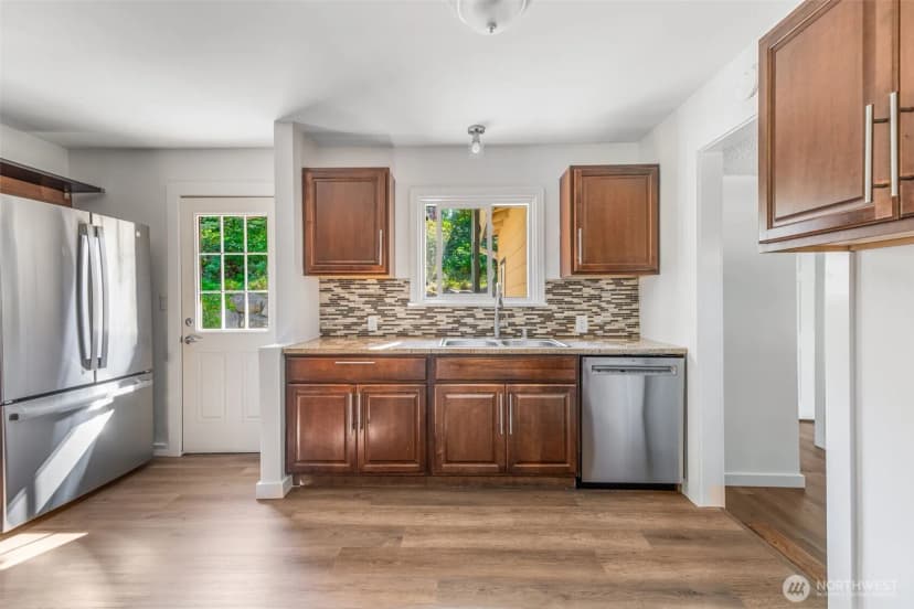 Property photo for 7051 S 125th Street, Seattle photo 6