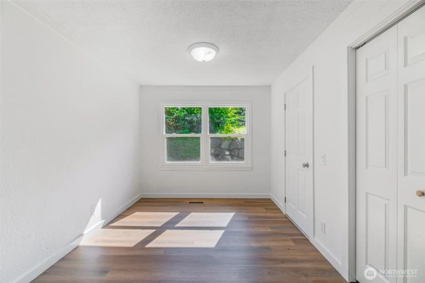 Property photo for 7051 S 125th Street, Seattle photo 12