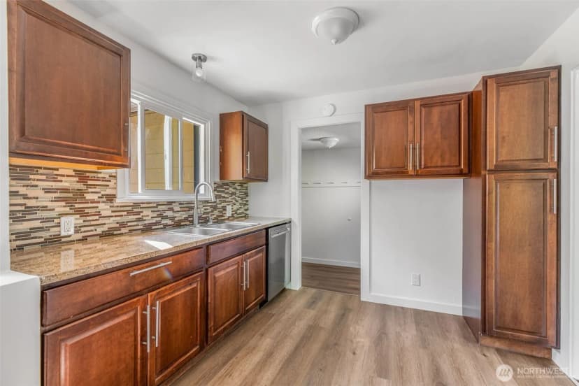 Property photo for 7051 S 125th Street, Seattle photo 7