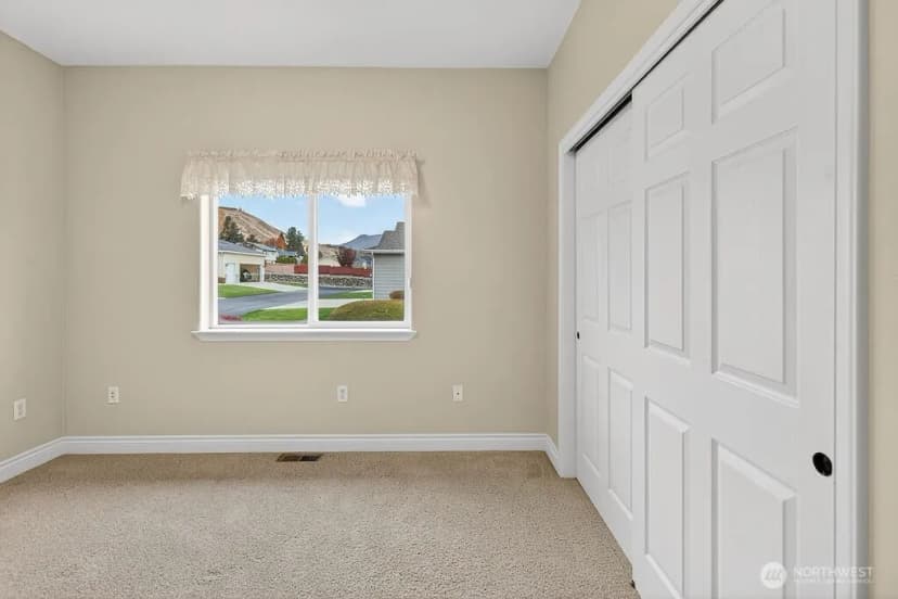 Property photo for 1845 Maple Street #26, Wenatchee photo 31