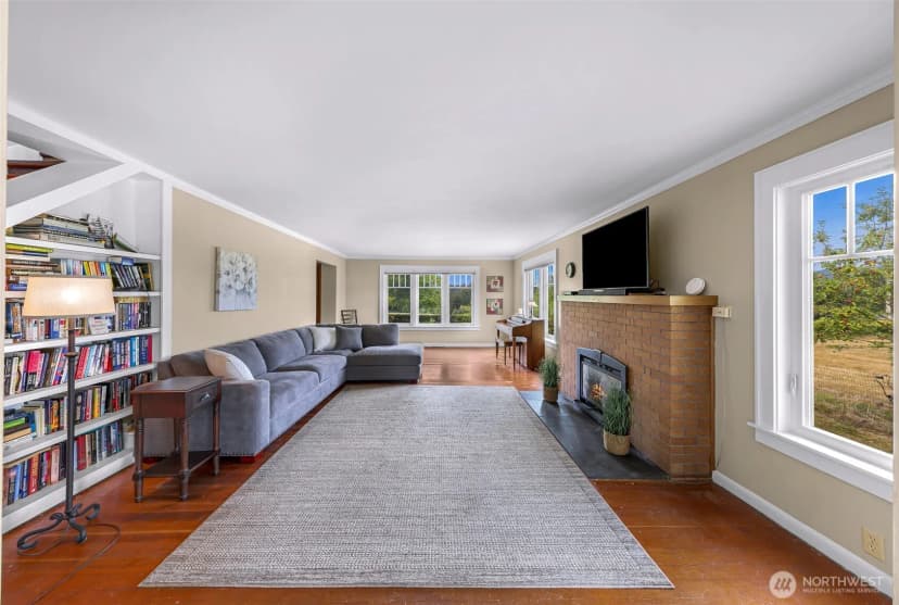Property photo for 22944 Gunderson Road, Mount Vernon photo 10