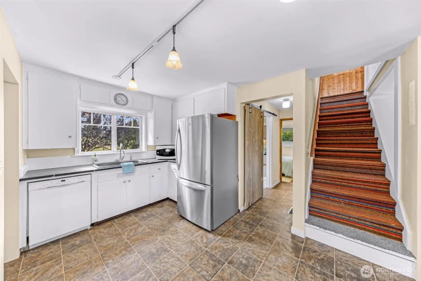 Property photo for 22944 Gunderson Road, Mount Vernon photo 24