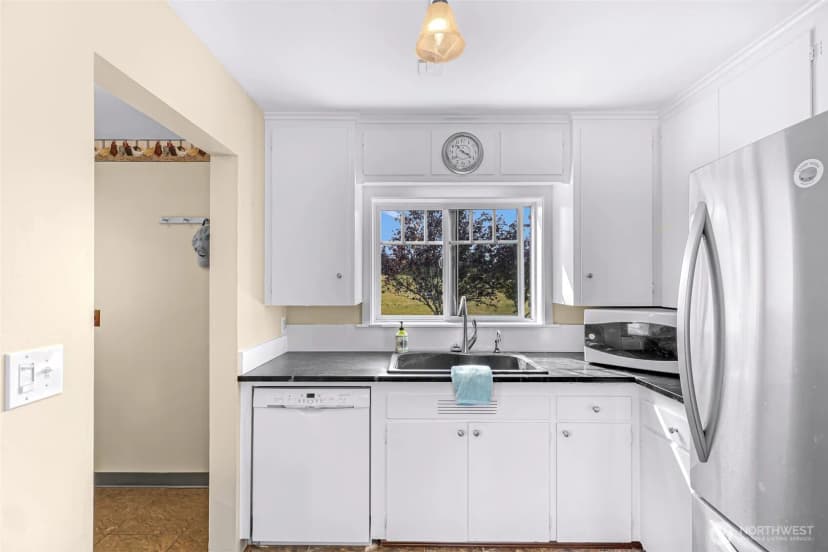 Property photo for 22944 Gunderson Road, Mount Vernon photo 17