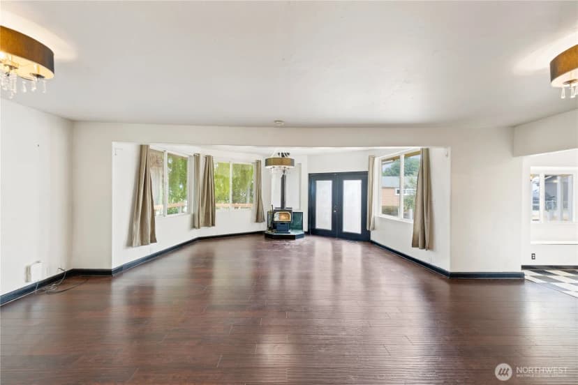 Property photo for 619 35th Street N, Anacortes photo 4