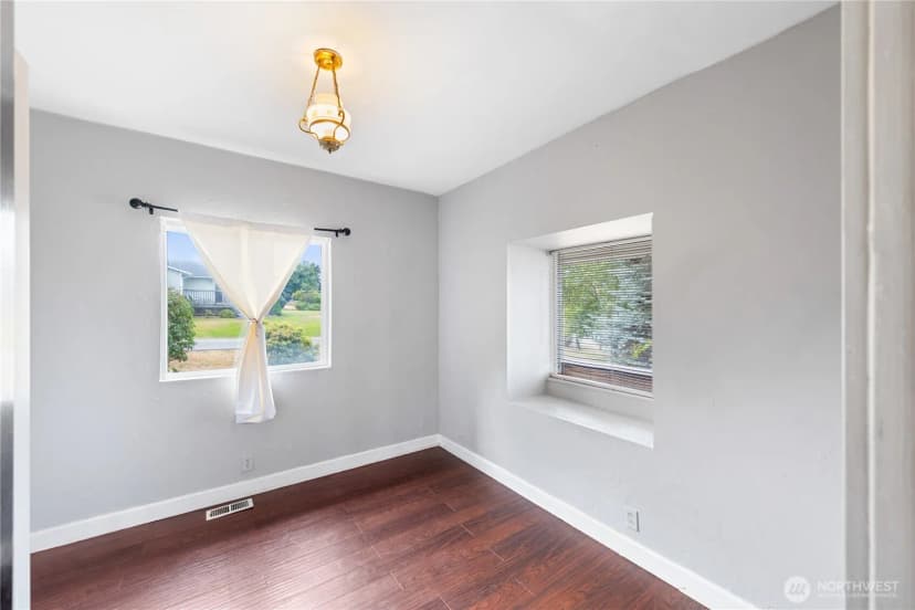 Property photo for 619 35th Street N, Anacortes photo 11