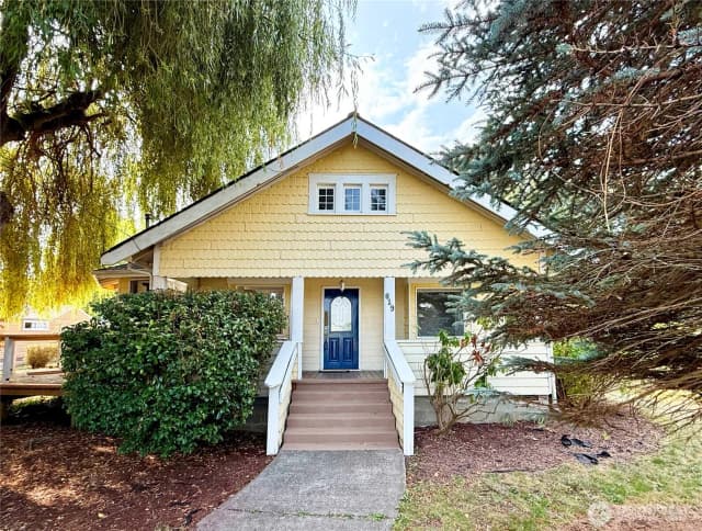 Property photo for 619 35th Street N, Anacortes photo 2