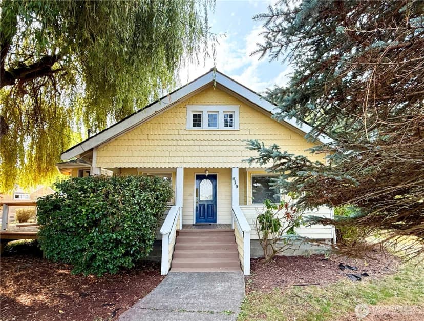Property photo for 619 35th Street N, Anacortes photo 2