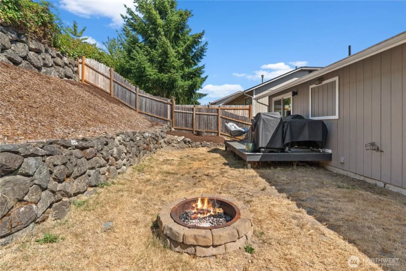 Property photo for 1303 Daniels Avenue, Bremerton photo 32