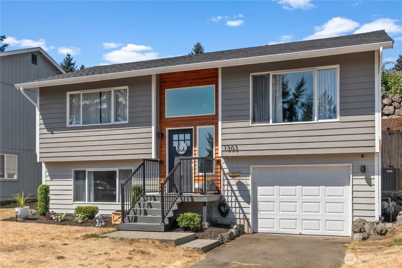 Property photo for 1303 Daniels Avenue, Bremerton photo 7