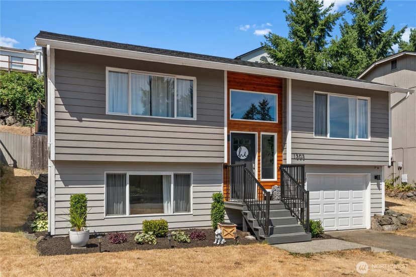 Property photo for 1303 Daniels Avenue, Bremerton photo 6