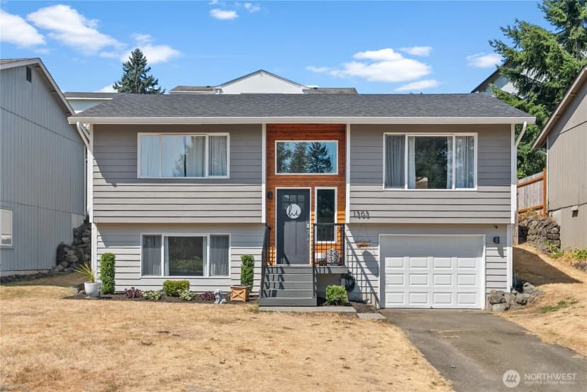 Property photo for 1303 Daniels Avenue, Bremerton