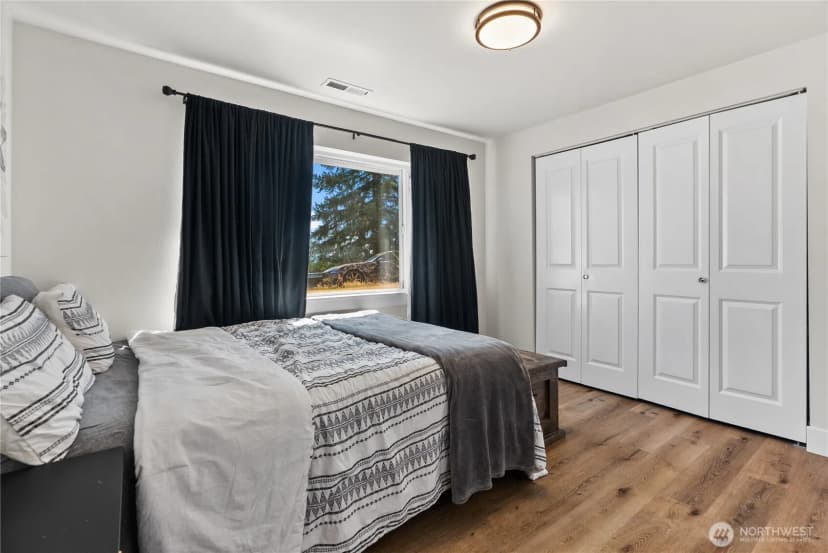 Property photo for 1303 Daniels Avenue, Bremerton photo 23