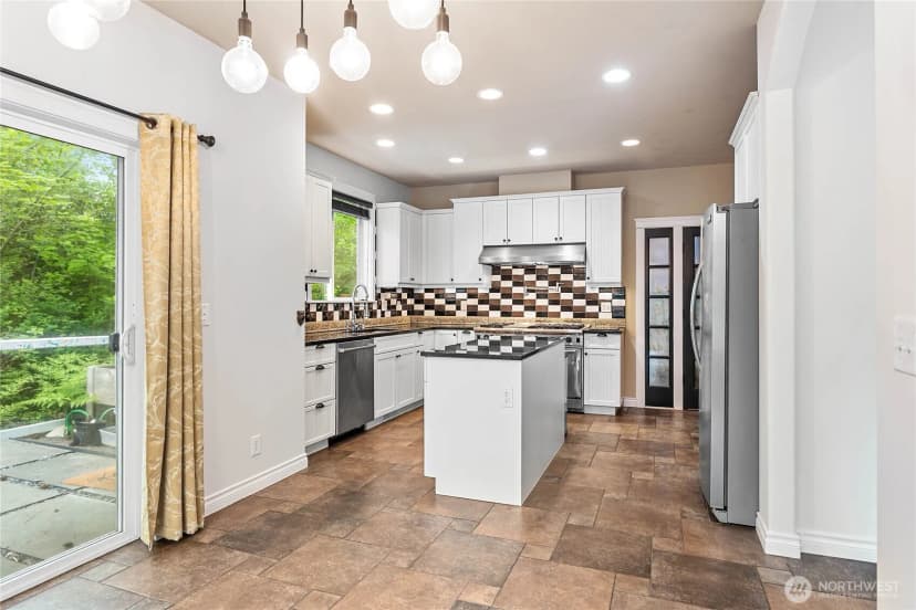 Property photo for 1007 Brookings Place, Bellingham photo 8