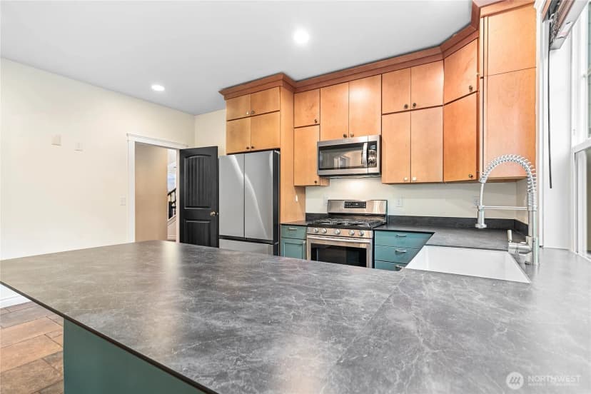Property photo for 1007 Brookings Place, Bellingham photo 31