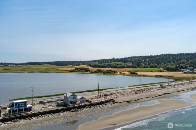 Property photo for 2511 West Beach Road, Oak Harbor photo 2