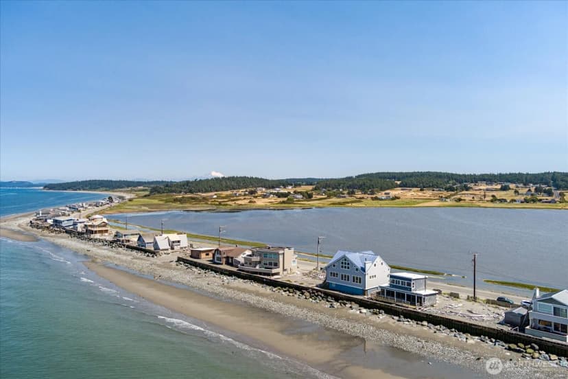 Property photo for 2511 West Beach Road, Oak Harbor photo 19